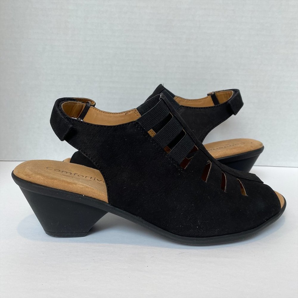 Comfortiva Faye Black Sandal in Size 9.5W